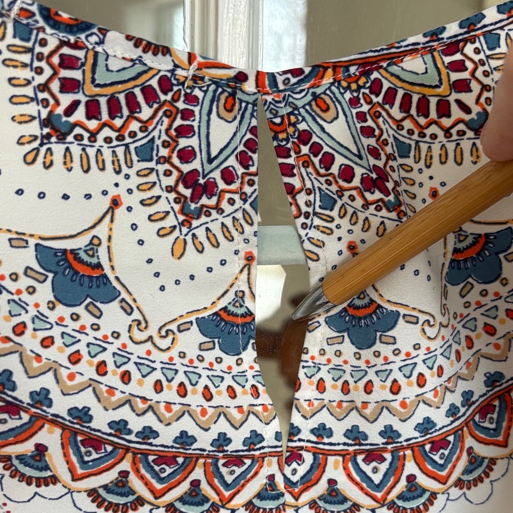 Verse Women's Sleeveless Mandala Print Blouse - Picture 6 of 10